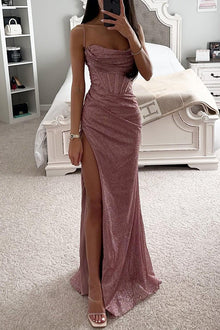 Damenkleid mit Satinschimmer, Drapierung & Schlitz – eleganter Abend-Look für Party – Rosa