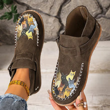 Viktoriy – Flache Stiefeletten mit Katzenmuster Und Schnalle – Braun