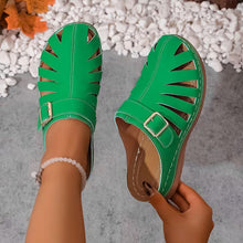 Alvena – Flache Sandalen mit Geschlossener Zehenpartie Ausschnitt Und Schnalle – Grün