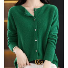 Katharina | Damen Strickjacke mit klassischer Knopfleiste – Dunkelgrün