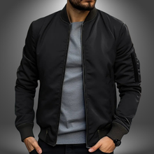 Quanor - taillierte Leichtjacke – Schwarz