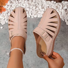 Alvena – Flache Sandalen mit Geschlossener Zehenpartie Ausschnitt Und Schnalle – Aprikose