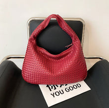 Rosalind - Einzigartige, handgewebte Schultertasche – Rot