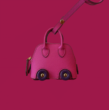 Luxuriöser Mini-Handtaschenanhänger aus veganem Leder – Modisches Accessoire – Magenta