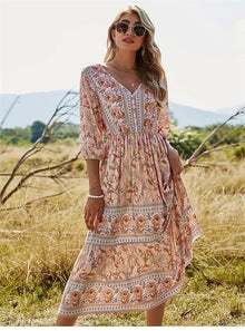 Boho Maxikleid – V-Ausschnitt, 3/4 Ärmel, Blumenmuster – Rosa