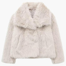 Mara | Flauschiger Mantel für Damen – Weiß