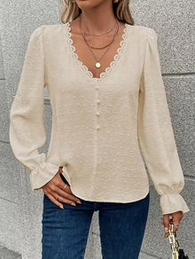 Rejina – Elegante Bluse Mit Spitzenkragen – Aprikose