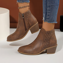 Greta | Damen Stiefeletten zum Hineinschlüpfen mit seitlichem Reißverschluss – Braun