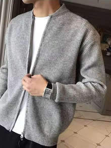 OLAN – DIE GESTRICKTE HERRENJACKE MIT STEHKRAGEN FÜR URBANEN KOMFORT – Grau