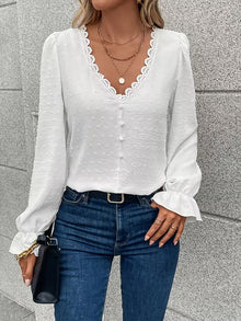 Rejina – Elegante Bluse Mit Spitzenkragen – Weiß