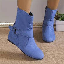 Belynda – Lockere Stiefeletten mit Keilabsatz und Schnallenriemen – Blau