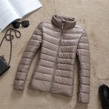 Kerstin | Damen Modische Glänzende Kurze Winterjacke – Khaki