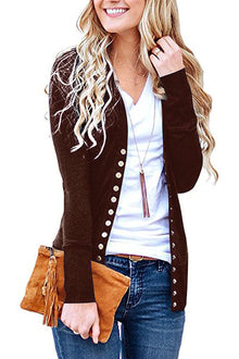Damen nan Feinstrick-Cardigan mit dekorativen Metallknöpfen und schmaler Silhouette Drune – Dunkelbraun