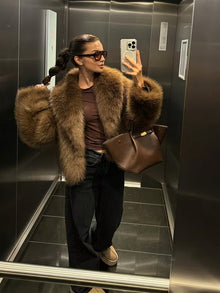 Jorida – Oversized-jacke Aus Kunstfell Mit Gekürztem Revers – Braun