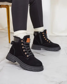 Alosia – Stiefeletten mit Schnürung Und Klobiger Sohle – Schwarz