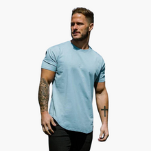 Stefan | Formgebendes Dynamik-Shirt – Hellblau