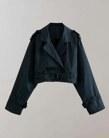 Aimee - Kurz geschnittene Jacke mit mehreren – Marineblau
