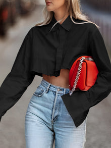 Cropped Damenbluse mit Raw Cut – Modern, Urban & Statementstark – Schwarz