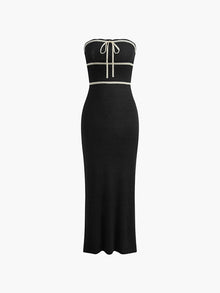 Amelie | Schulterfreies Bouclé-Kleid in Crème mit Kontrastpaspeln – Schwarz