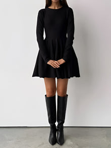 Alina | Elegantes Damen Skaterkleid in Crème mit Langarm – Schwarz