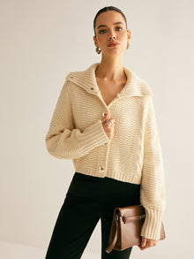Strickjacke mit Stehkragen | Goldknöpfe | Strukturmix – Aprikose