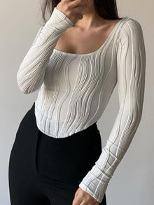 Langarmshirt mit Wellennaht | Figurbetont | Moderner Ausschnitt – Weiß