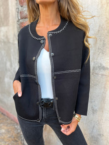 Jacke mit Kontrastnähten | Rundhalsausschnitt | Strukturierter Look – Schwarz