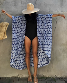 Palm Isle - Verführerischer Strand-Kimono – Blätter - Königsblau