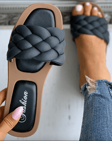 Geflochtene Slides | Komfort-Fußbett | Offenes Design – Schwarz