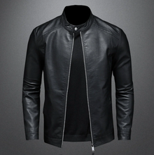 Minimalistische schwarze Lederjacke für Männer mit schlankem Design – Schwarz