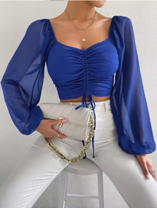 Elegantes Crop-Top | Transparente Ärmel & Raffung | Feminin & Modern – Blau