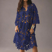 Luftiges Spitzenkleid | Verspielte Cut-Outs | Boho-Strandlook – Blau