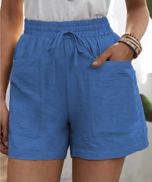 Lotta | Luftige Paperbag-Shorts – Blau