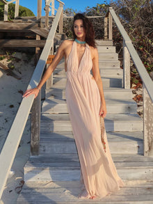 Camille | Langes Drapiertes Kleid mit Rückenfreiem Schnitt – Aprikose