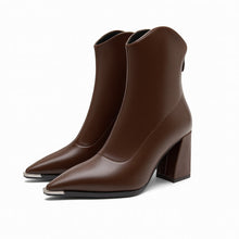 Angela | Damen-Frühjahrs-Stiefeletten mit spitzer Kappe und Absatz – Braun