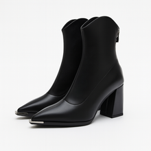 Angela | Damen-Frühjahrs-Stiefeletten mit spitzer Kappe und Absatz – Schwarz