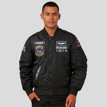 Herren-Bomberjacke mit gestickten Patches - Frederick – Schwarz