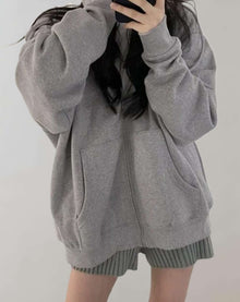 Erica -  Übergroße Jacke mit Reißverschluss und Seitentaschen Jacke – Grau lang
