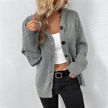 Gudrun | Damen Freizeit-Strickjacke mit Knopfleiste vorne – Grau