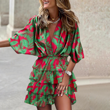 Wickelkleid mit Palmblatt-Print | Kurze Ärmel | Figurbetonter Schnitt – Grün