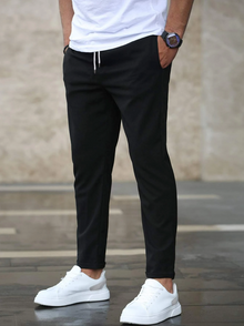 Atlden | Slim Fit Joggerhose mit Tunnelzug – Schwarz