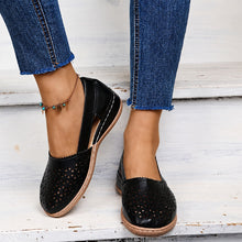 Tegan - Modische Sandalen mit Muster – Schwarz