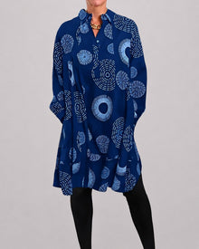 Lacie - Legeres Kleid mit Kragendetail – Blau