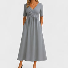 Piper - Midikleid mit kurzen Ärmeln – Grau