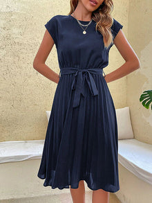 Klara  | Kurzärmeliges plissiertes lässiges Minikleid für den Sommer – Saphir