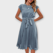 Claire | Lässiges Plisseekleid – Himmelblau