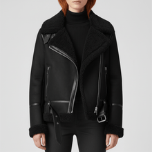 Klassische Lammfell-Inspirierte Jacke - Sophie – Schwarz