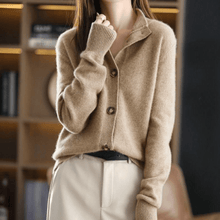 Klassische Strickjacke mit elegantem Reverskragen – Khaki