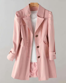 Nina - Lange geknöpfte Manteljacke mit großem Kragen und Seitentaschen Jacke – Rosa