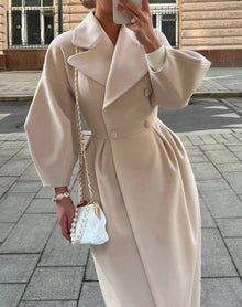 Damen Eleganter Trenchcoat mit tailliertem Schnitt und seitlichem Schlitz – Khaki